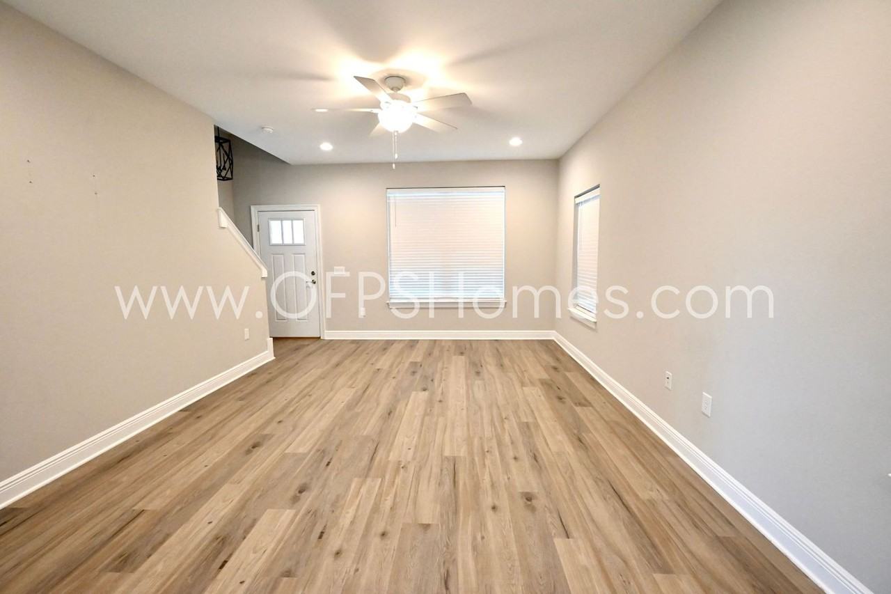 2315 Hadleigh Hills Ct - Photo 3 of 27