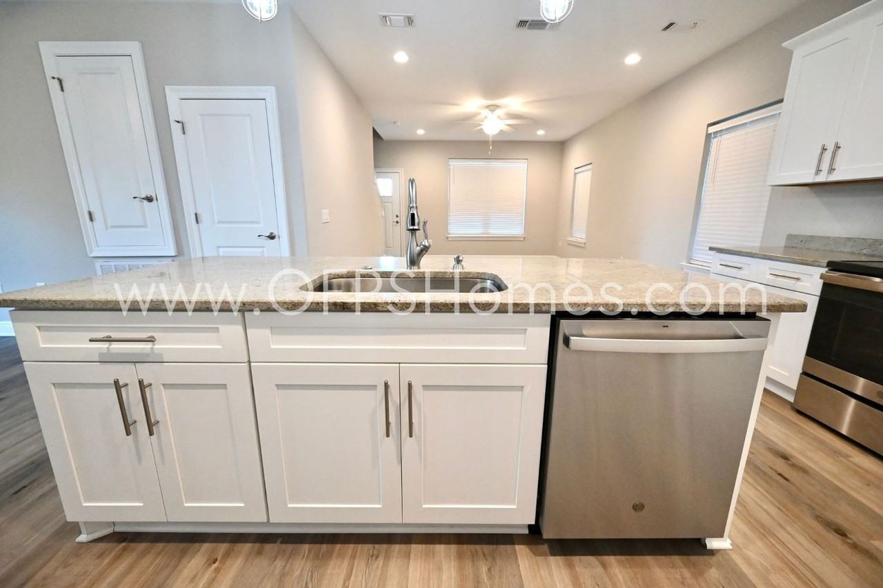 2315 Hadleigh Hills Ct - Photo 6 of 27