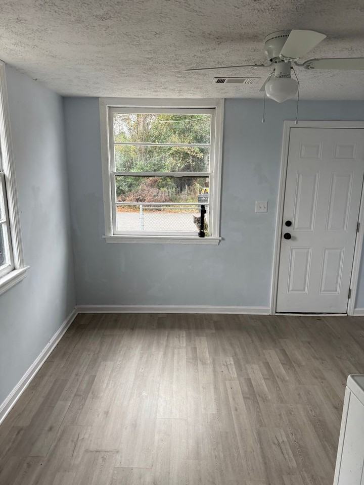 485 485 MELLON STREET A & B - Photo 2 of 9