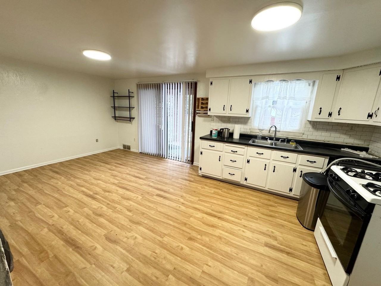 3987 Logans Ferry Rd - Photo 2 of 16