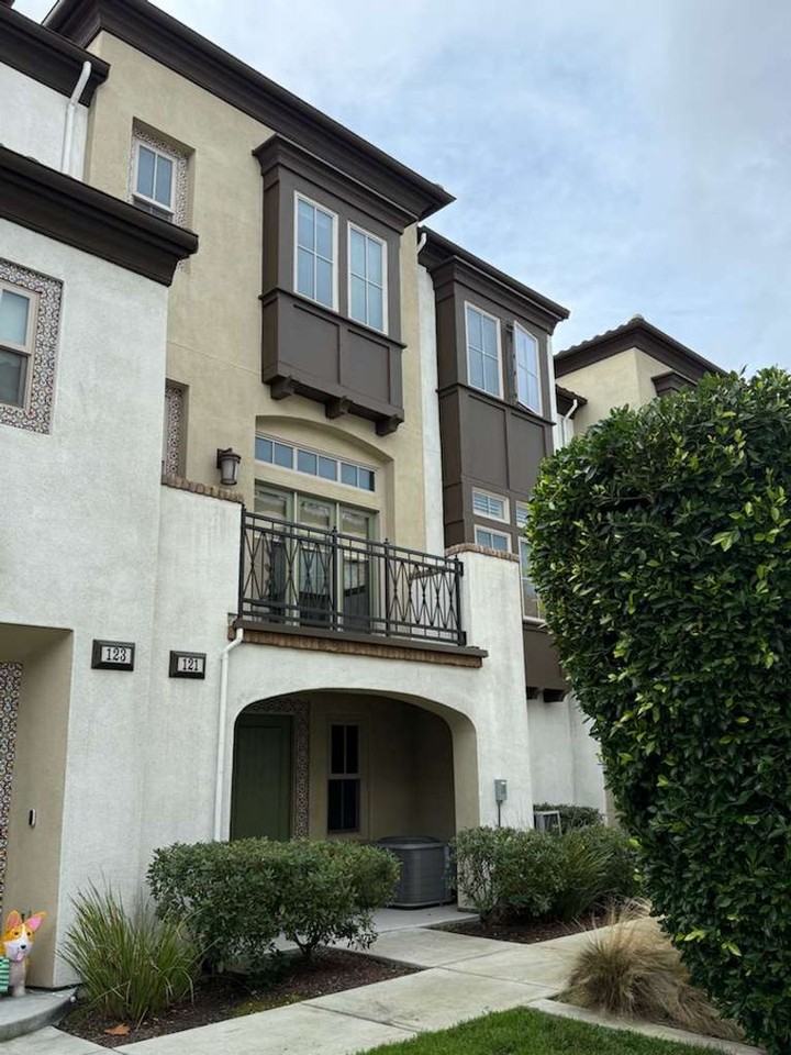 121 Sonoma Ter - Photo 2 of 24