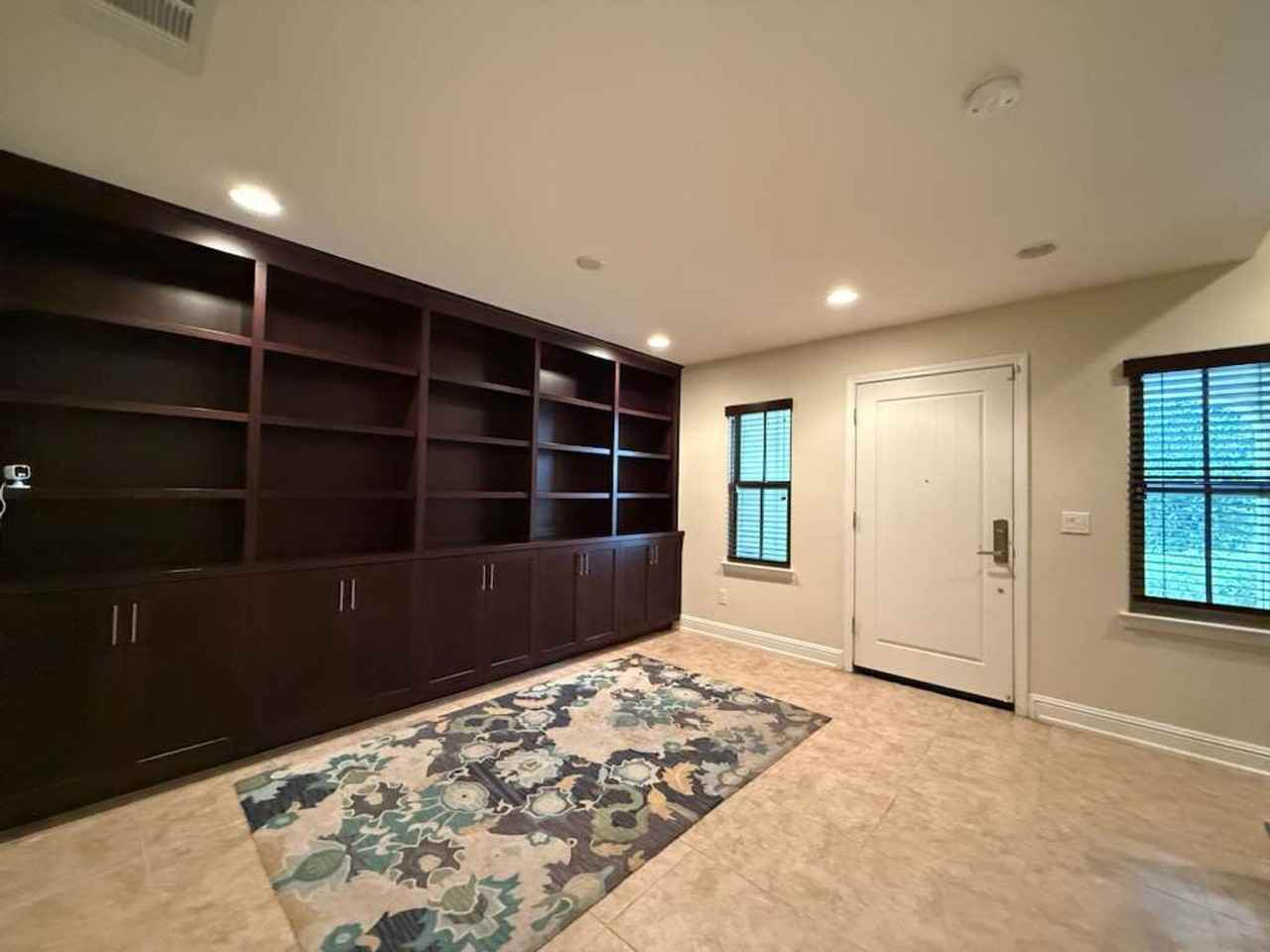 121 Sonoma Ter - Photo 5 of 24