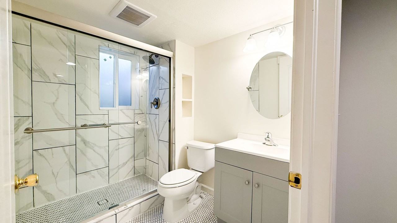 522 E 5350 S - Photo 6 of 21