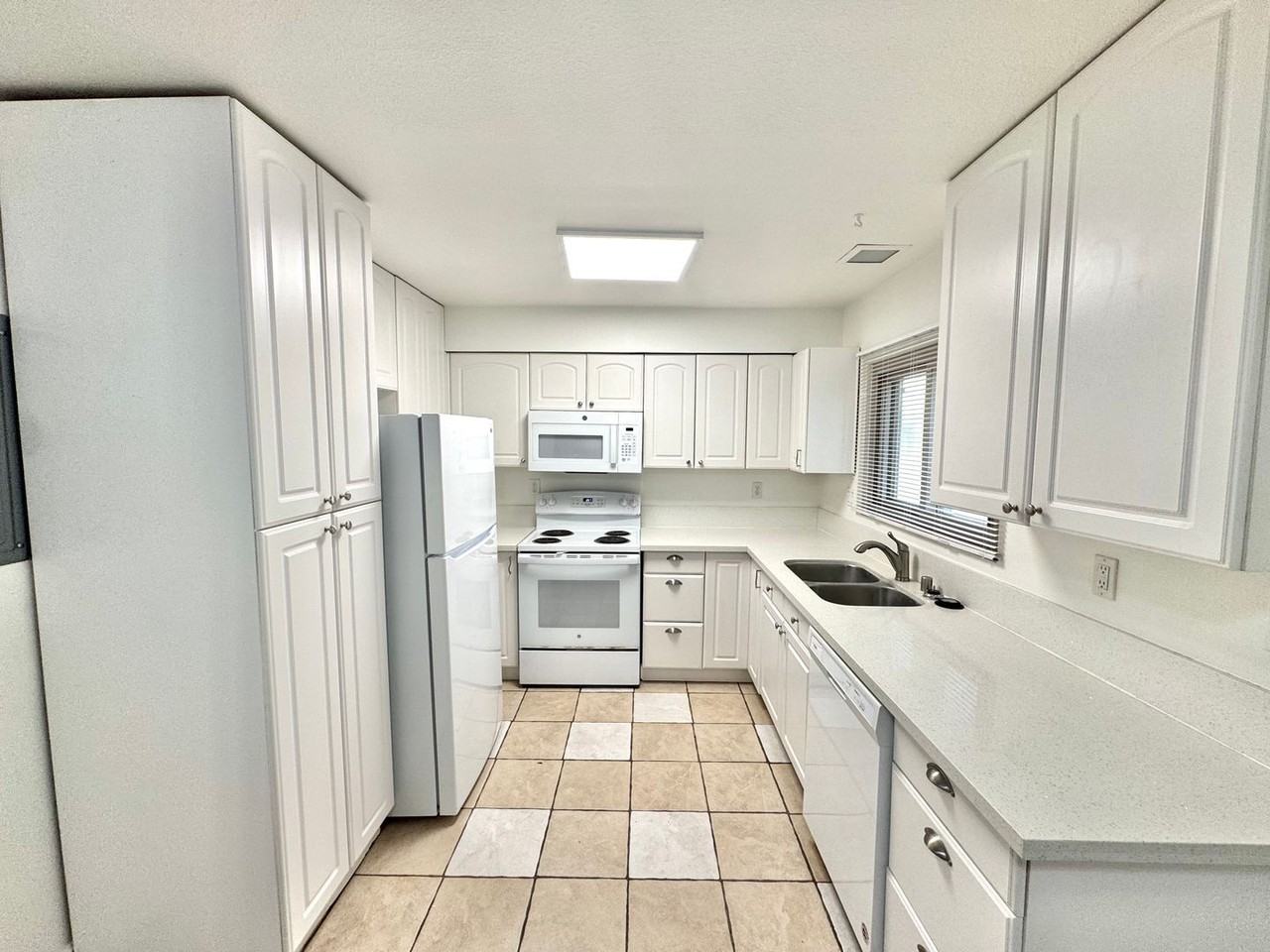 2666 Worden St #7 - Photo 4 of 50