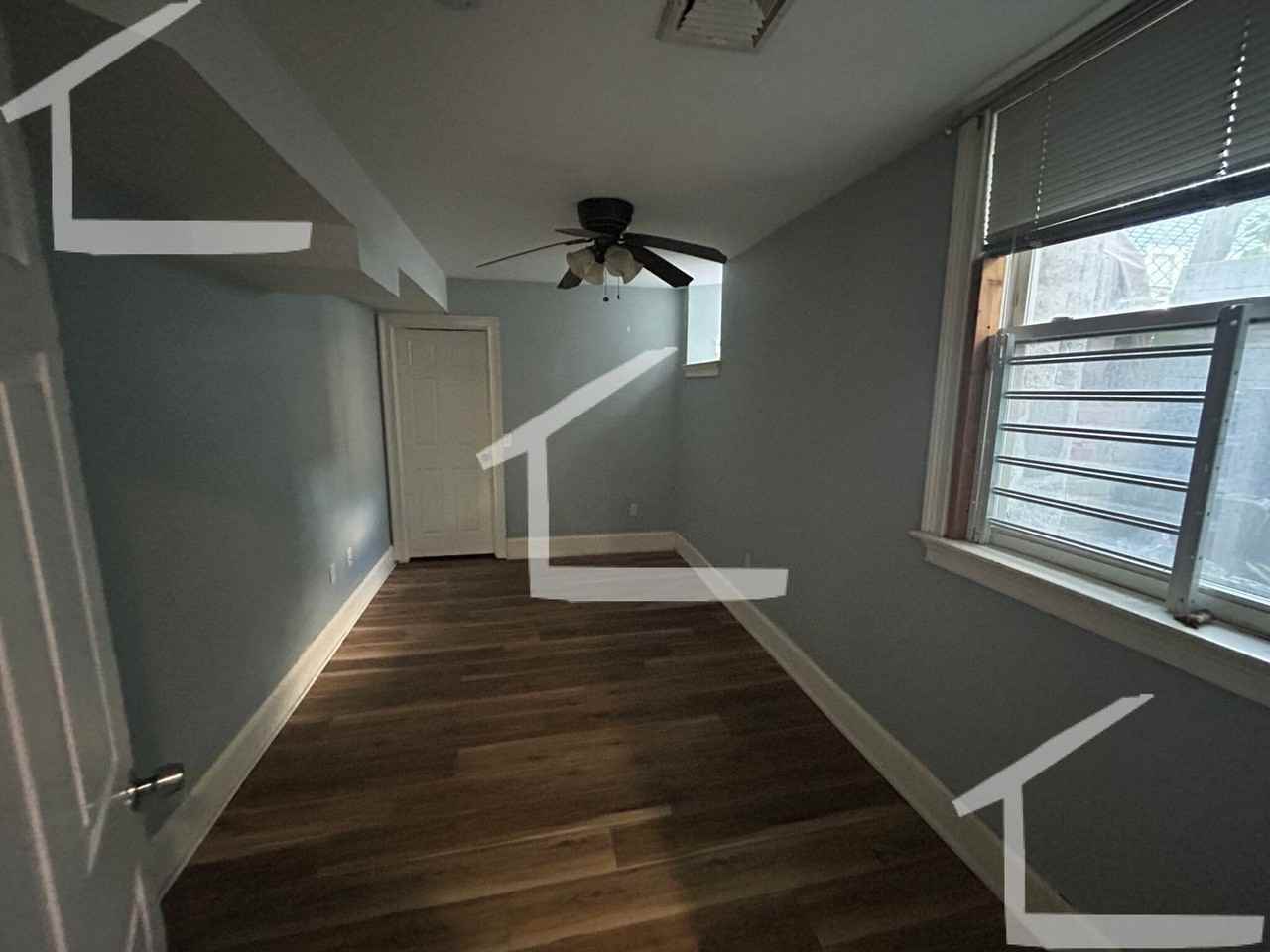 729 Parker St - Photo 3 of 16