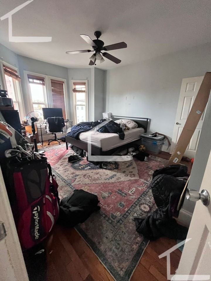 733 Parker St - Photo 2 of 9