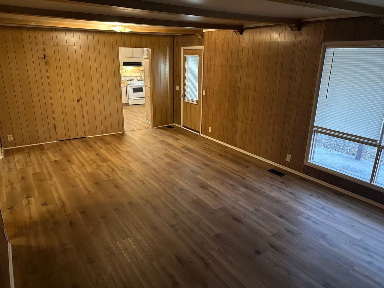 1421 W Huntsville Ave - Photo 3 of 21