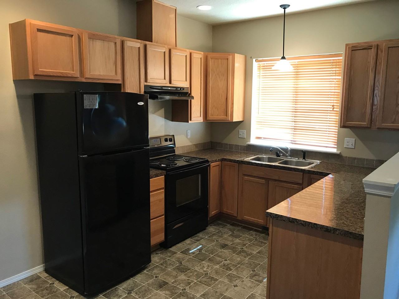 2556 Bailey Hill Rd - Photo 3 of 16