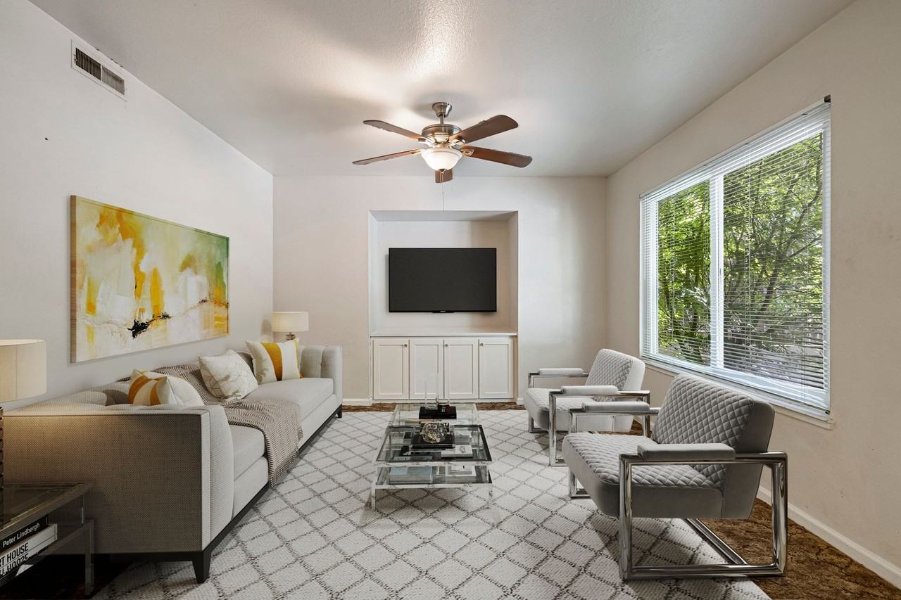 0434 - 435 Maple St. - Photo 2 of 15