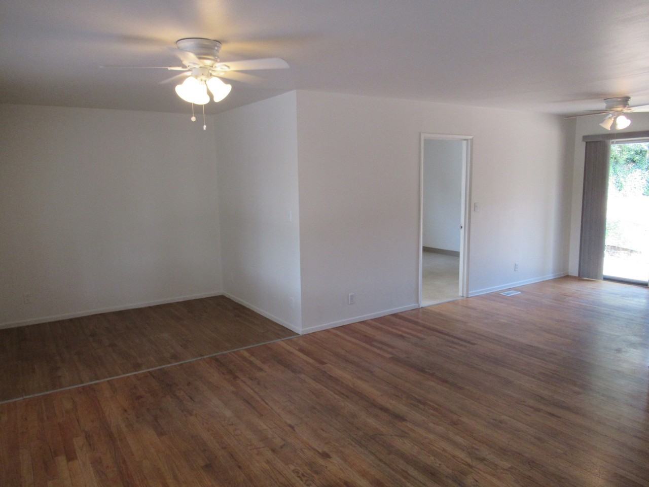 903 Cunningham Ln S - Photo 3 of 14