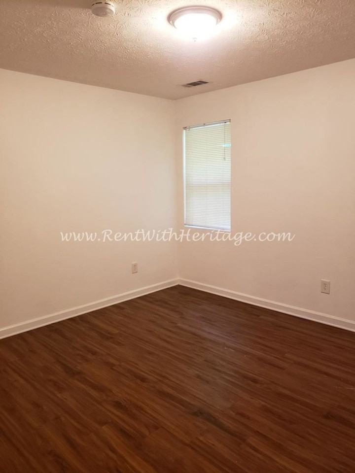 209 E Wilson St #103 - Photo 6 of 18