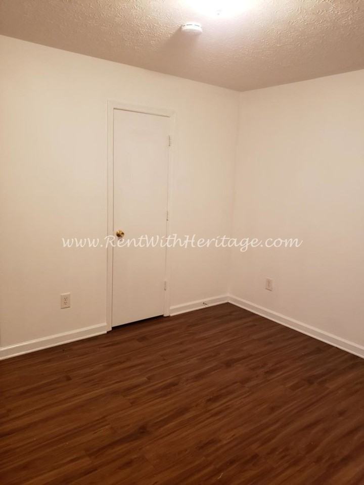 209 E Wilson St #103 - Photo 7 of 18