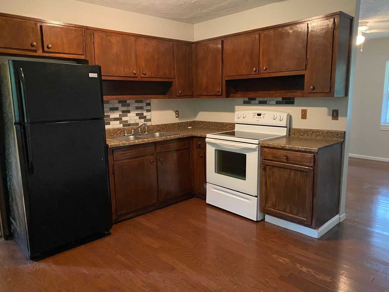 777 Jeb Stuart Dr - Photo 4 of 10