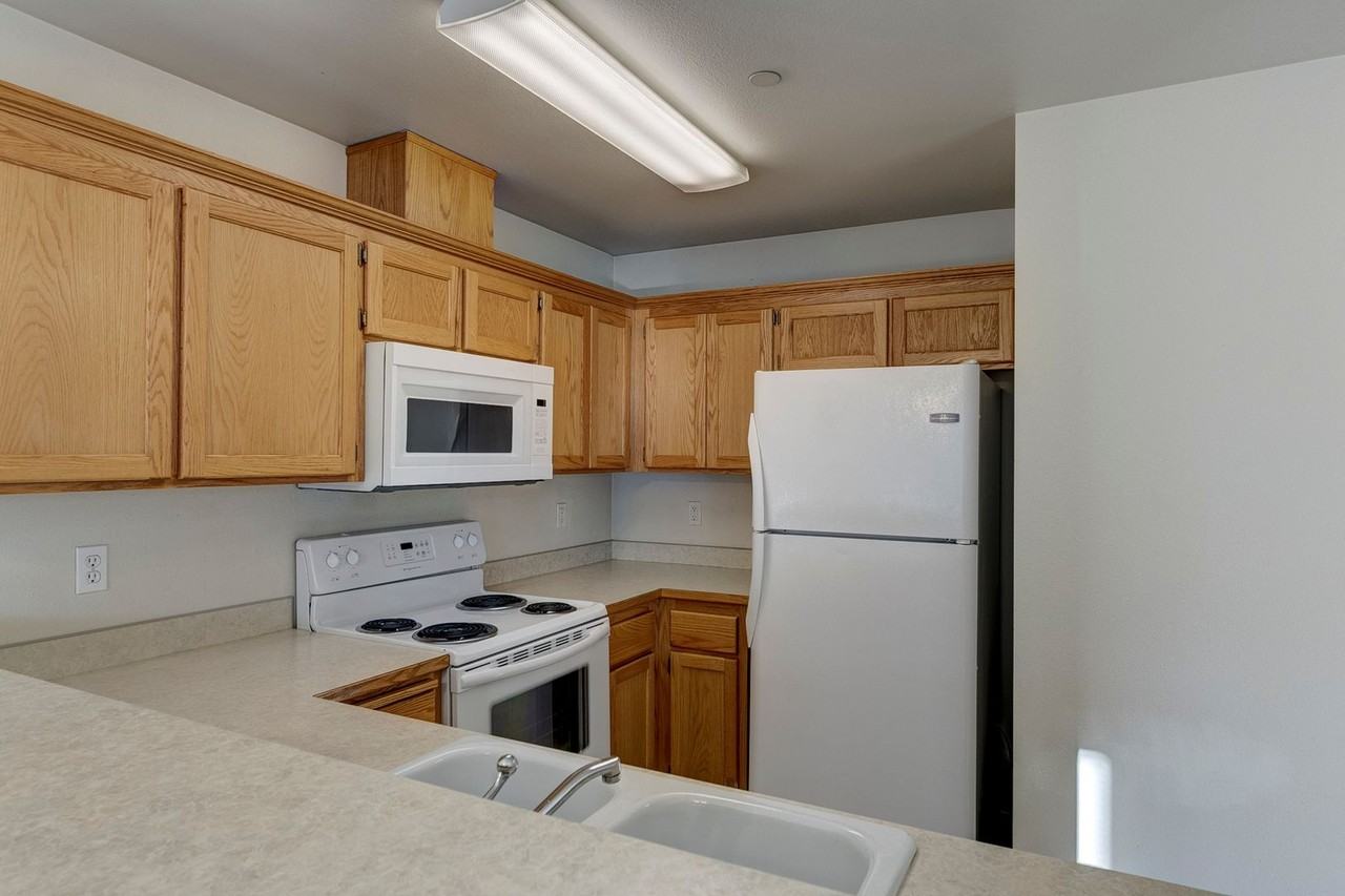 1670 Sw Mulberry Pl #B303 - Photo 2 of 19