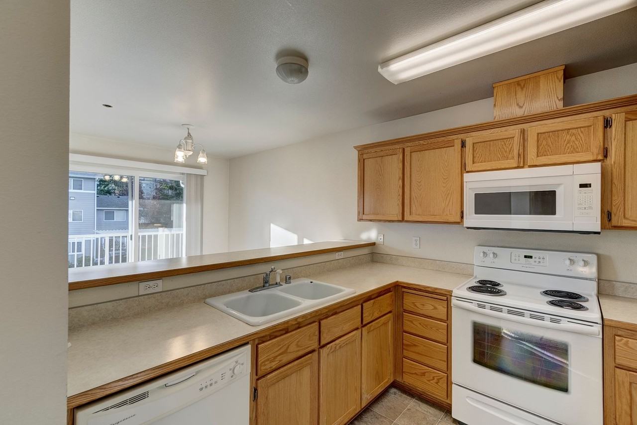 1670 Sw Mulberry Pl #B303 - Photo 3 of 19