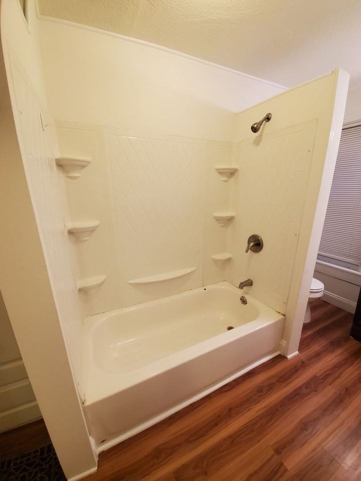 222 Lawrence St - Photo 2 of 32