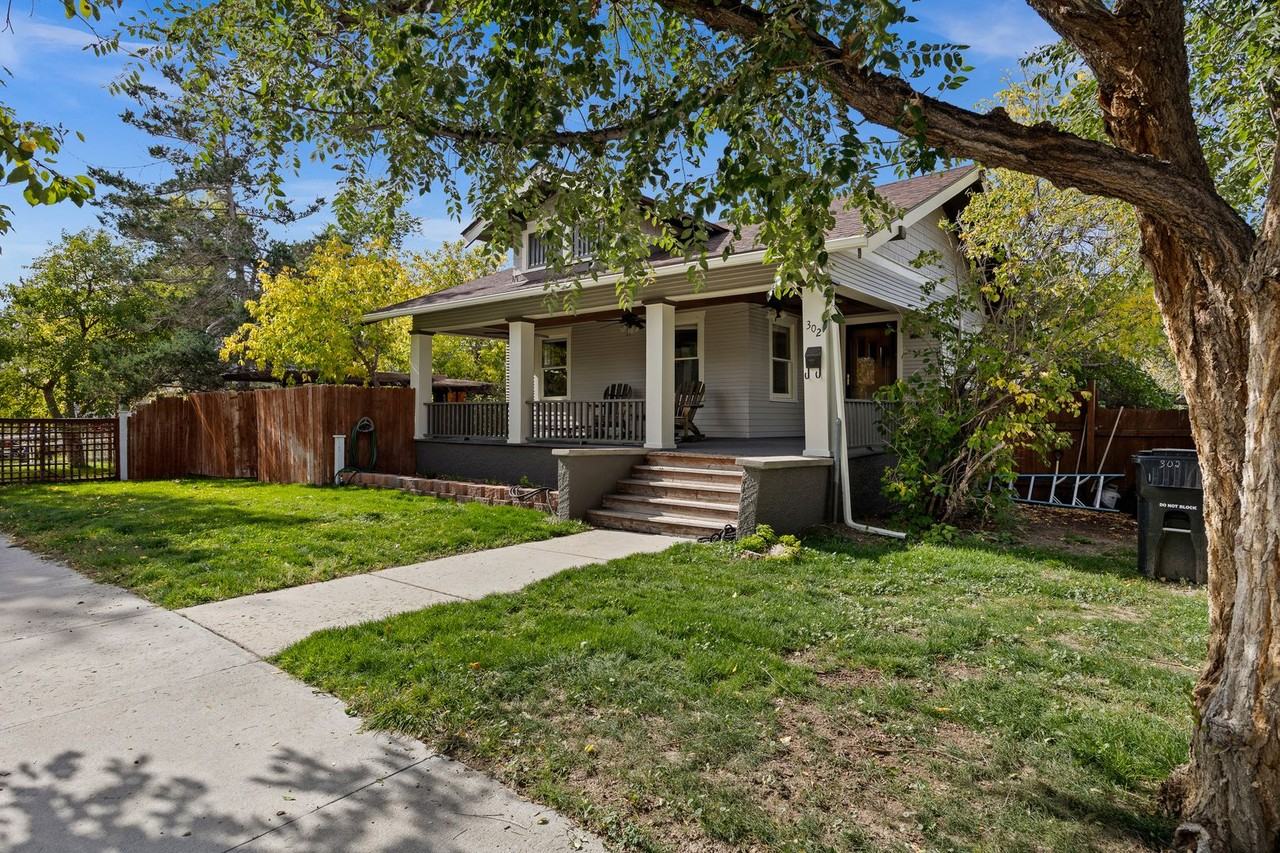 302 S Lincoln St - Photo 2 of 17