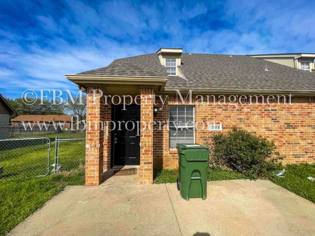 400 Kings Way Dr #B - Photo 2 of 17