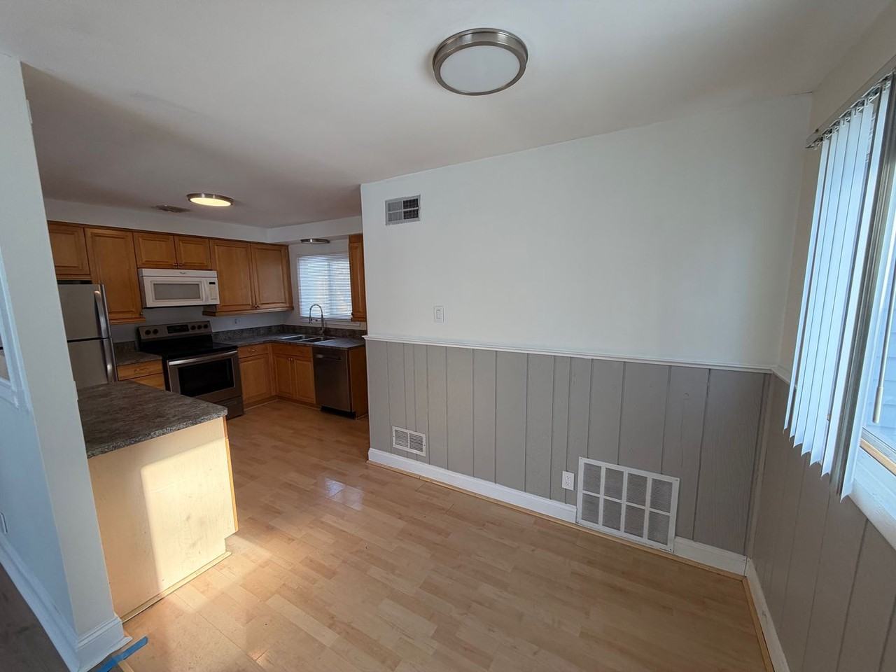 6340 Eastlawn Ave - Photo 7 of 22