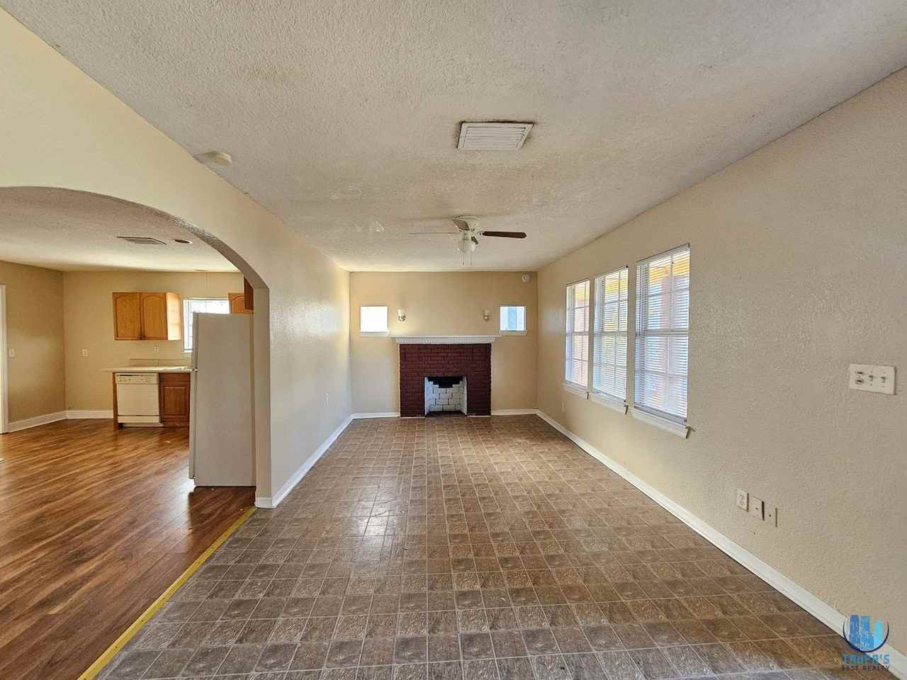 2319 E Magnolia St - Photo 3 of 21