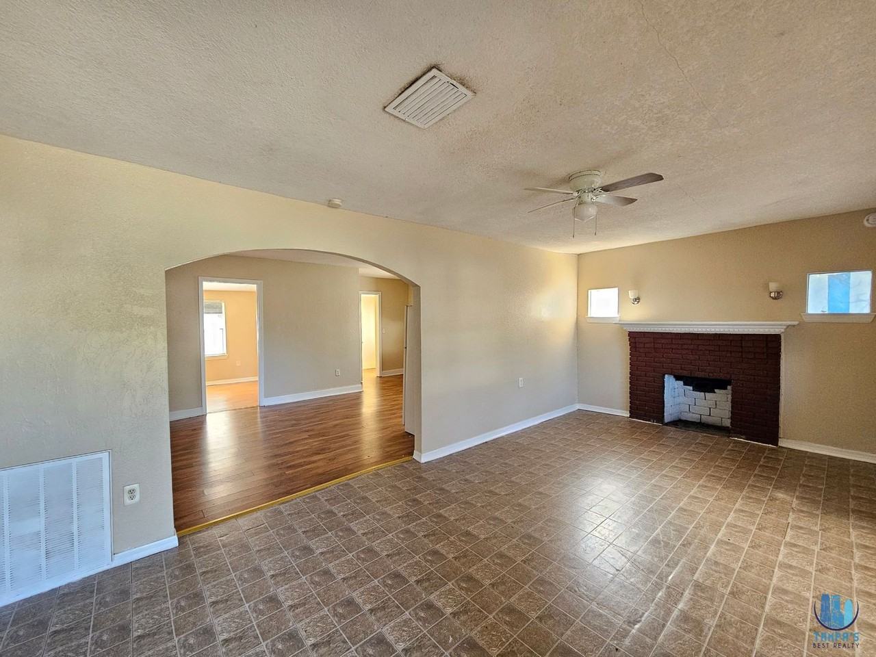 2319 E Magnolia St - Photo 4 of 21