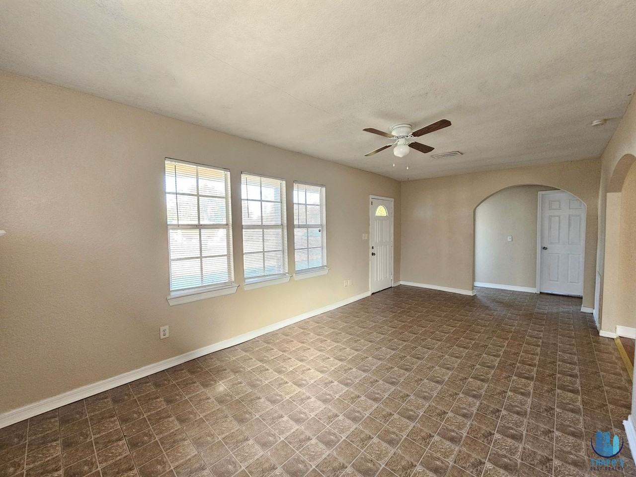 2319 E Magnolia St - Photo 5 of 21