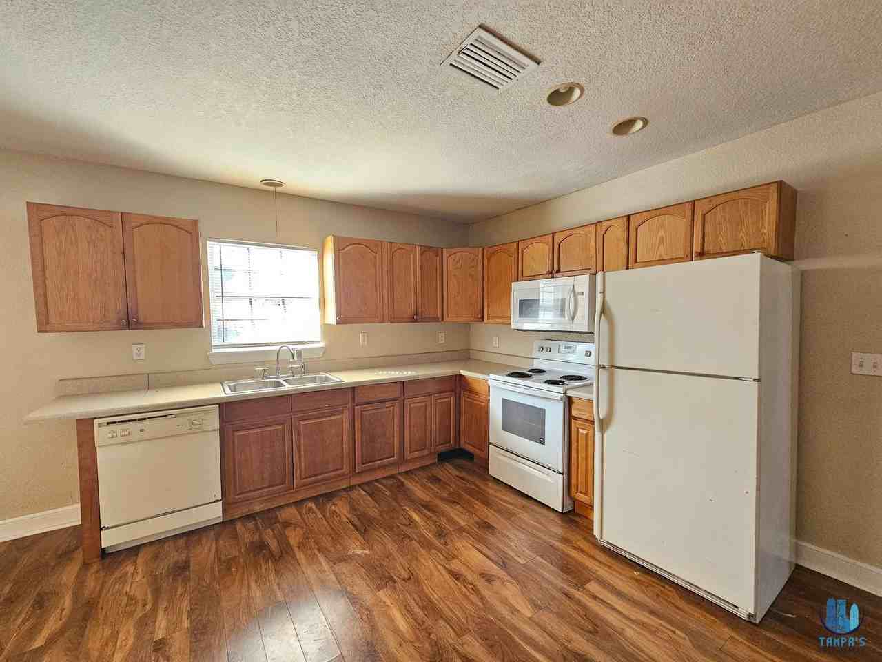 2319 E Magnolia St - Photo 6 of 21