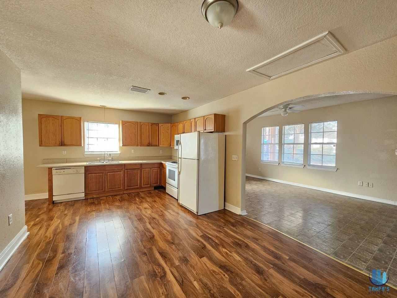 2319 E Magnolia St - Photo 7 of 21