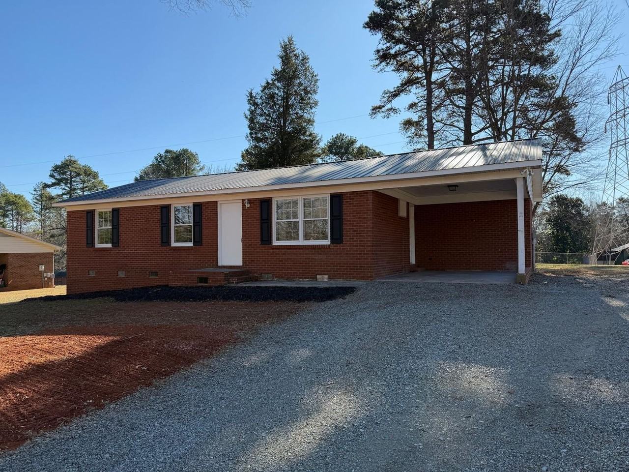 340 Oakwood Rd - Photo 3 of 26