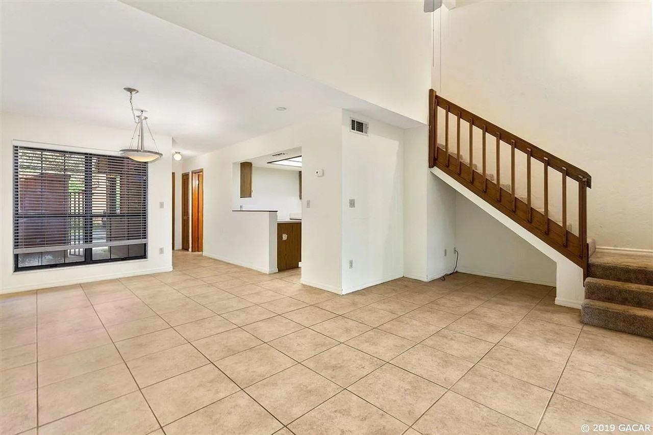 960 Sw 55th Ter - Photo 4 of 9