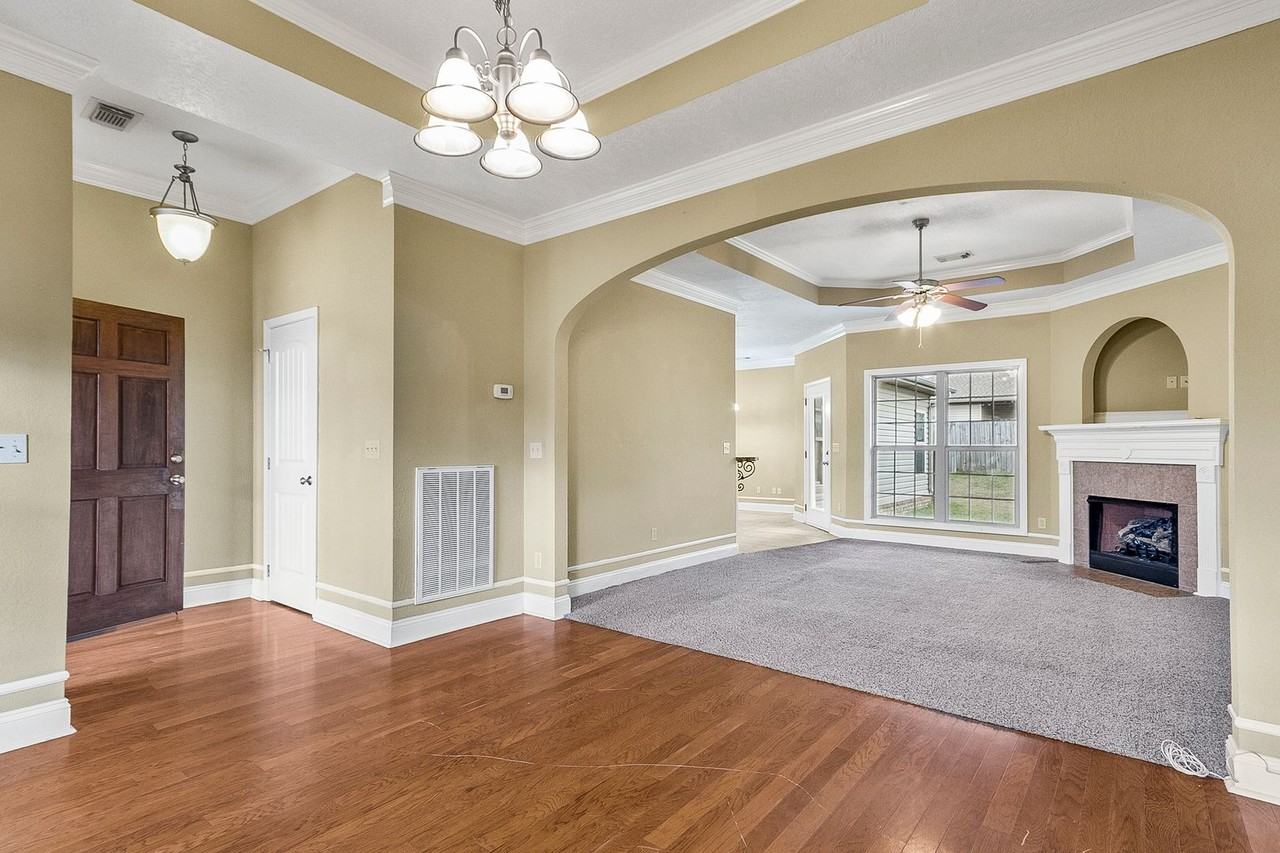 280 Old Bridge Rd - Photo 3 of 26