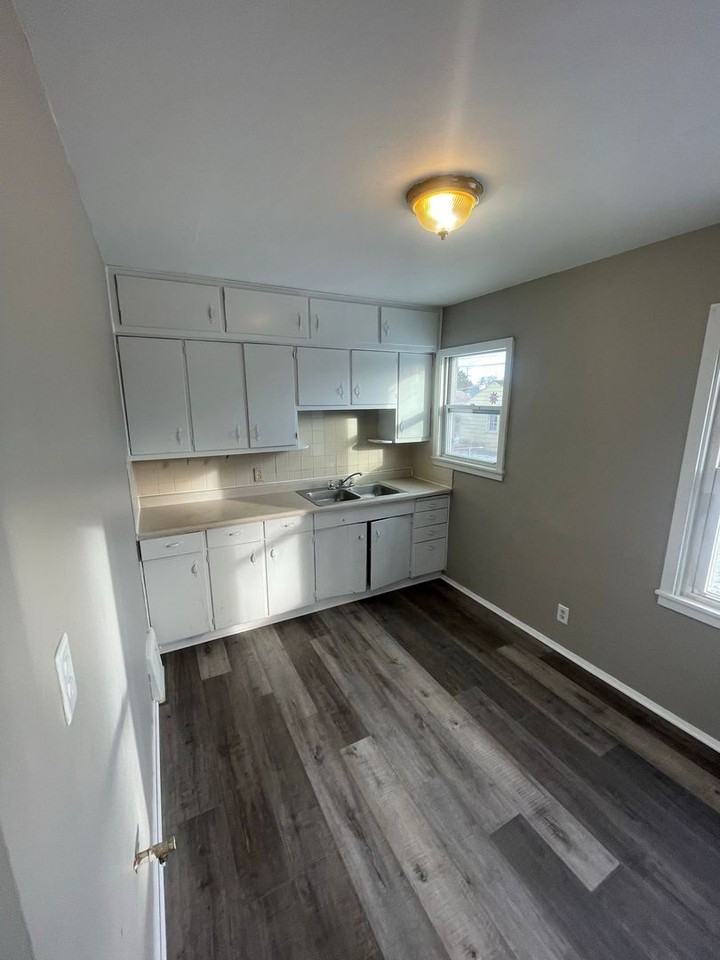 4718 N 21st St - Photo 3 of 7