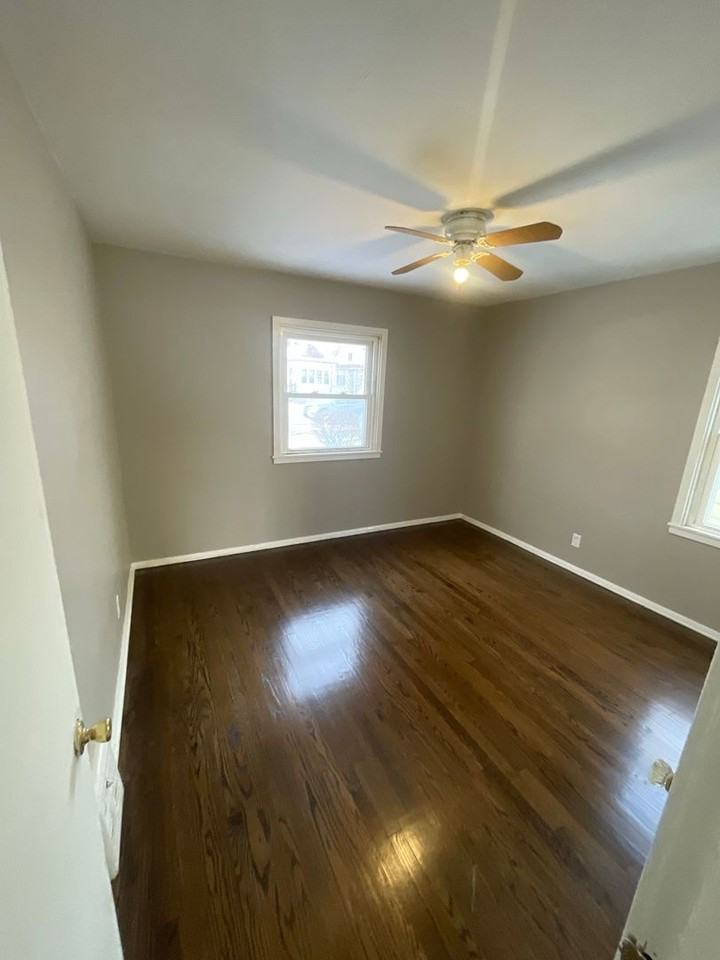 4718 N 21st St - Photo 6 of 7