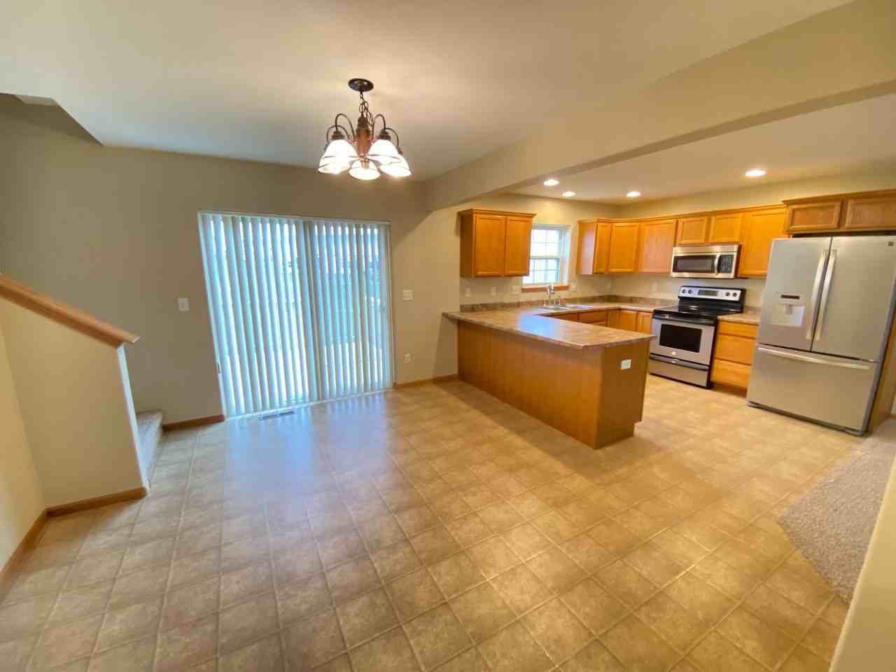 1029 Amelia Dr #4 - Photo 5 of 25