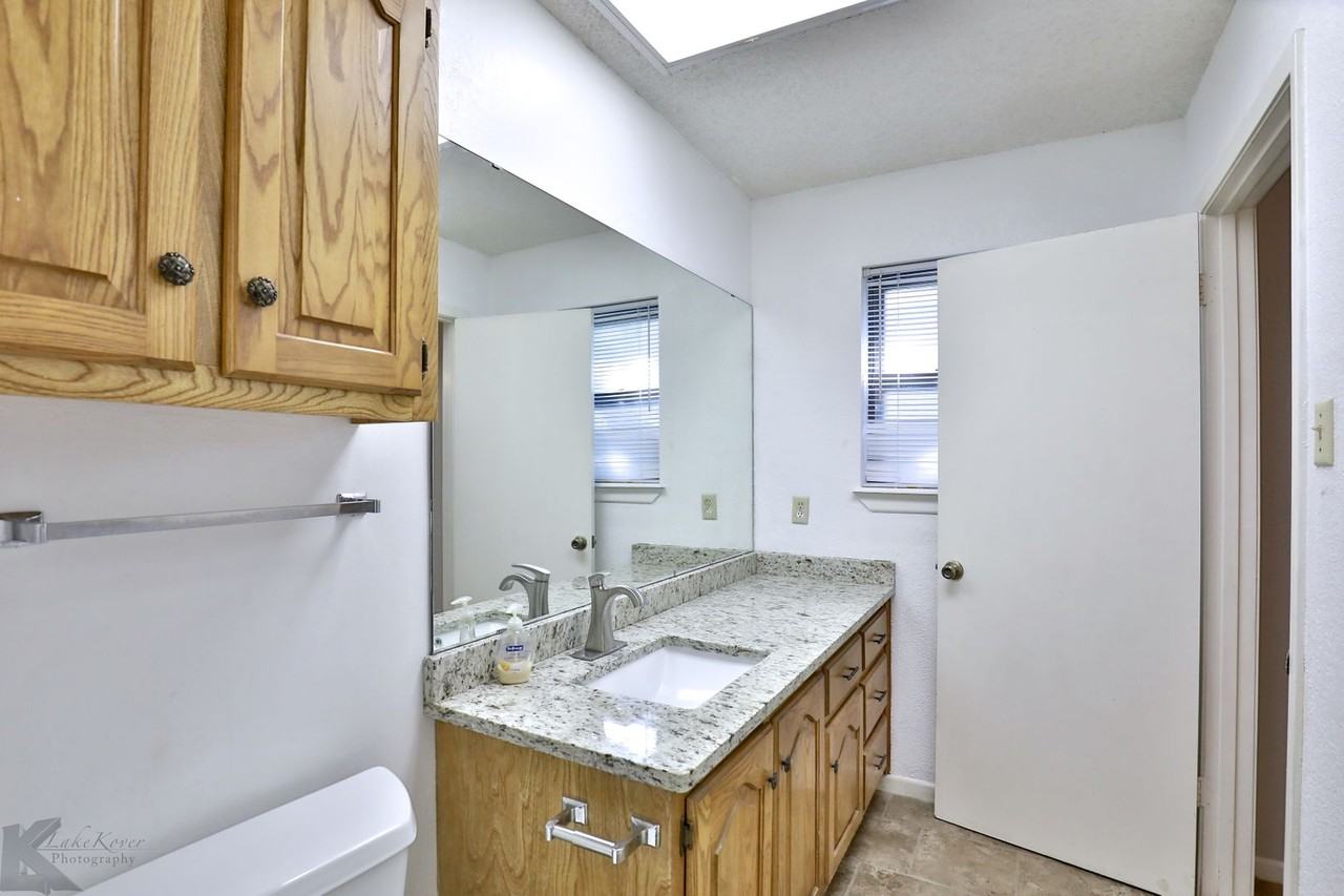 2501 Derby Rd - Photo 7 of 37