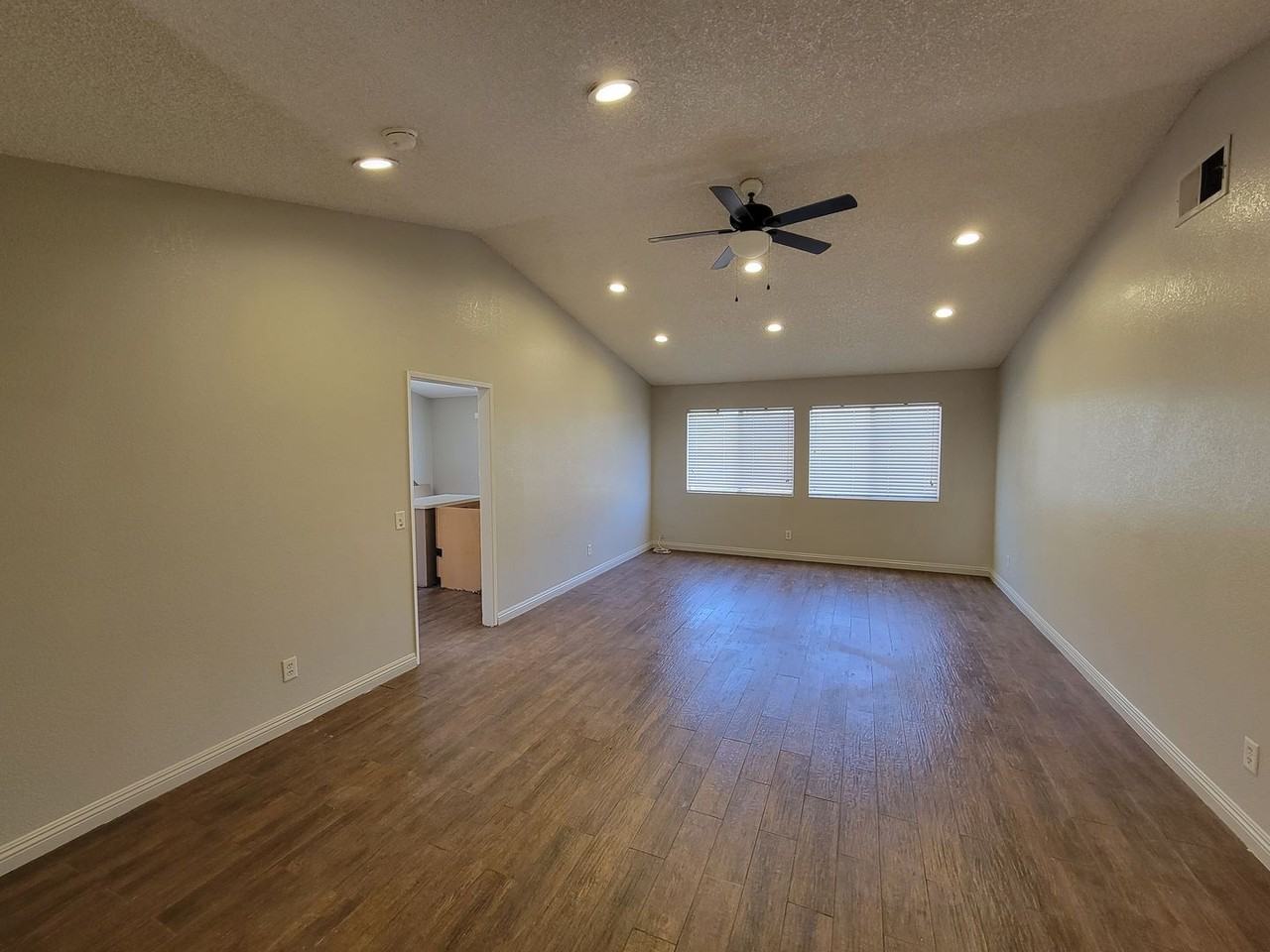 861 W Legion Rd - Photo 2 of 13