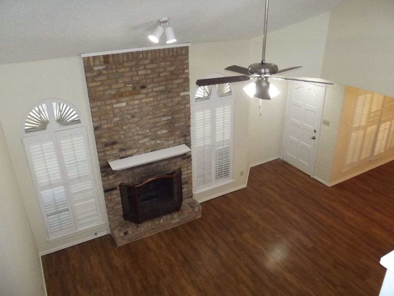 5106 79th Dr - Photo 3 of 16