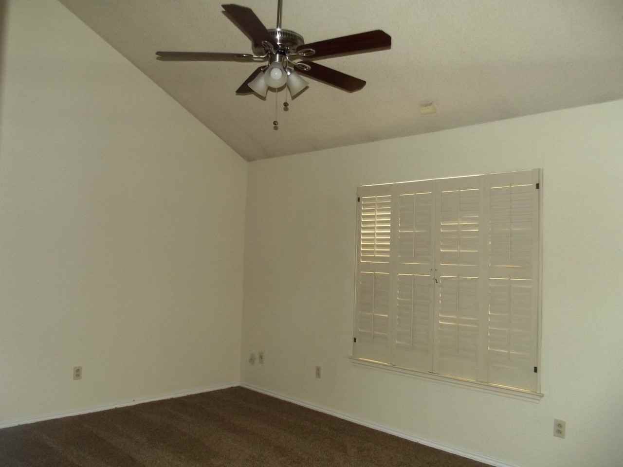 5106 79th Dr - Photo 7 of 16