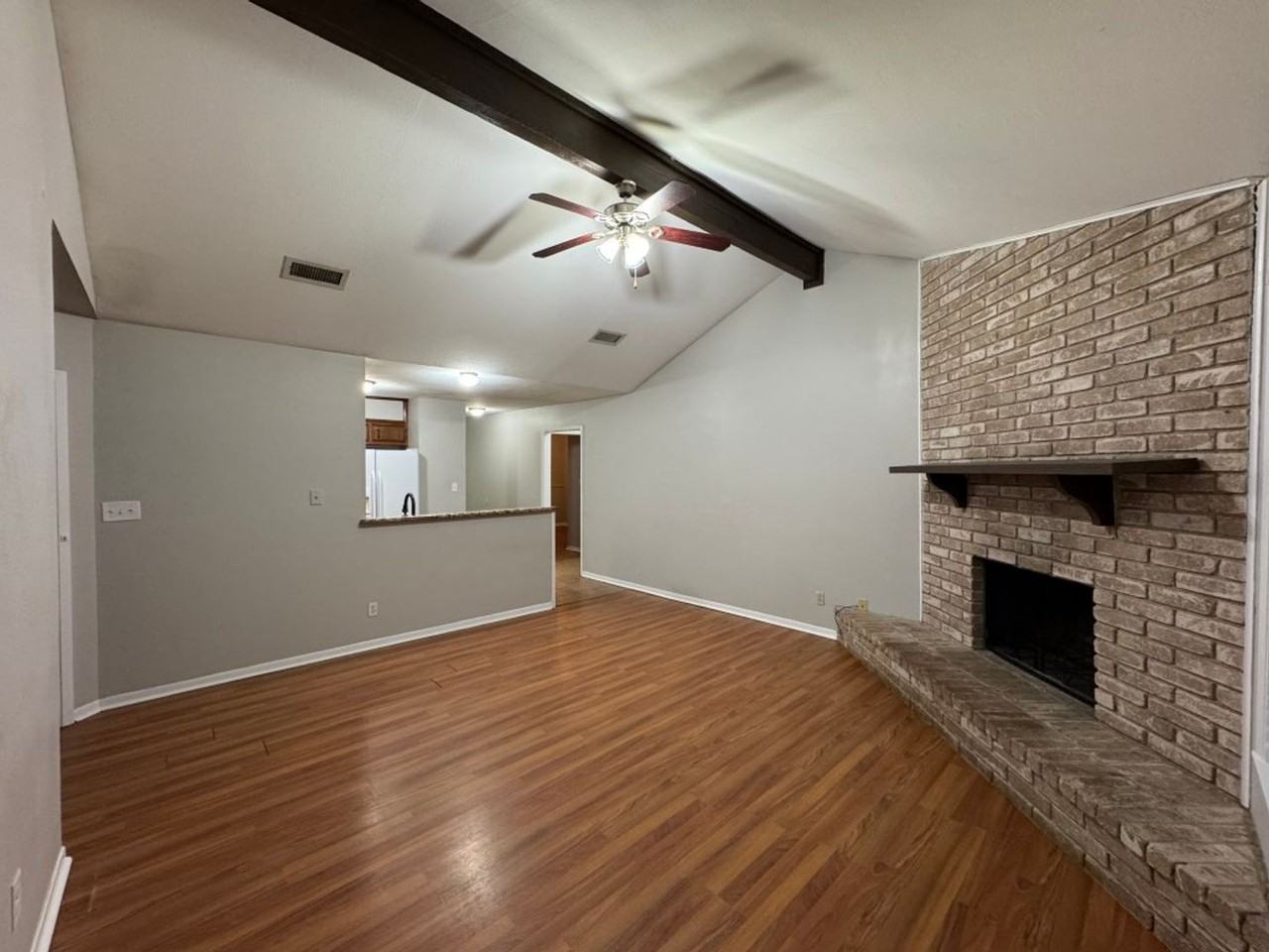 303 Londonderry Dr - Photo 3 of 12