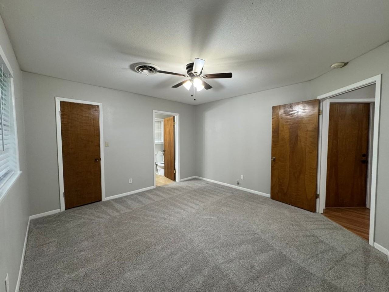 303 Londonderry Dr - Photo 6 of 12