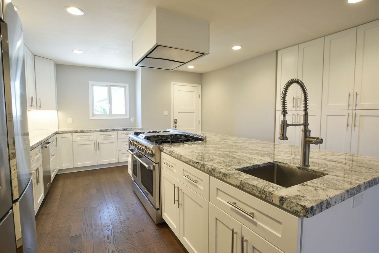 1396 Carrie Lee Way - Photo 3 of 16