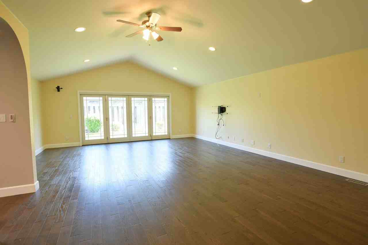 1396 Carrie Lee Way - Photo 6 of 16