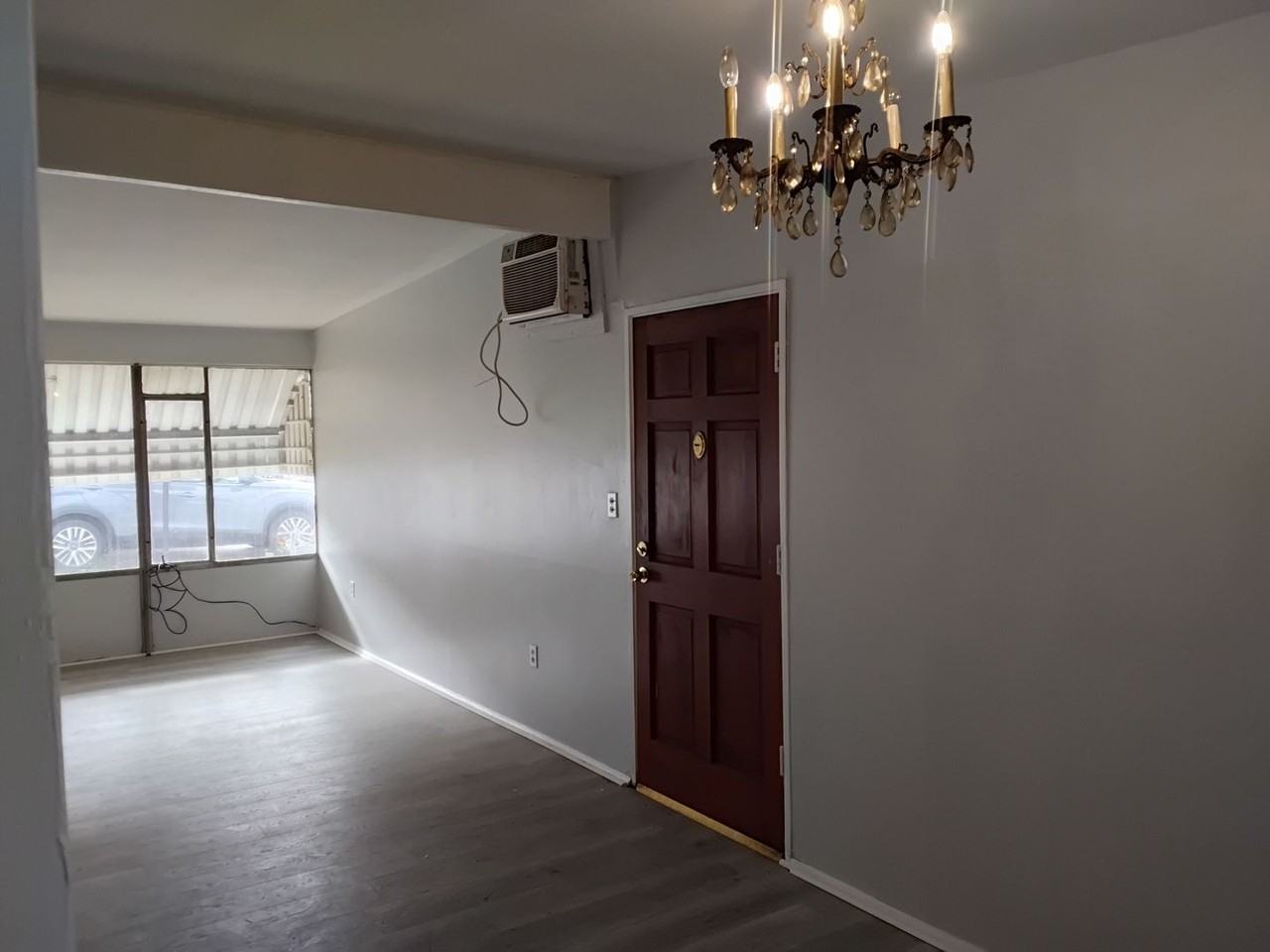 4633 Bethume Dr - Photo 4 of 14