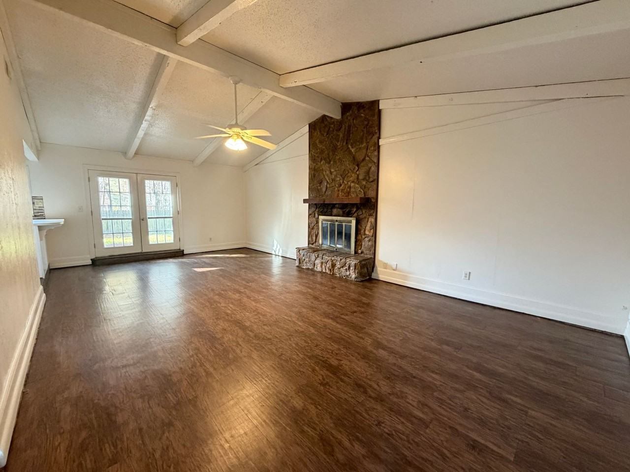 8852 Saint Clair St - Photo 2 of 19