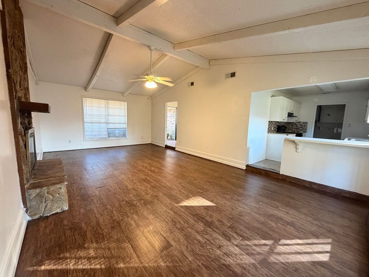 8852 Saint Clair St - Photo 3 of 19