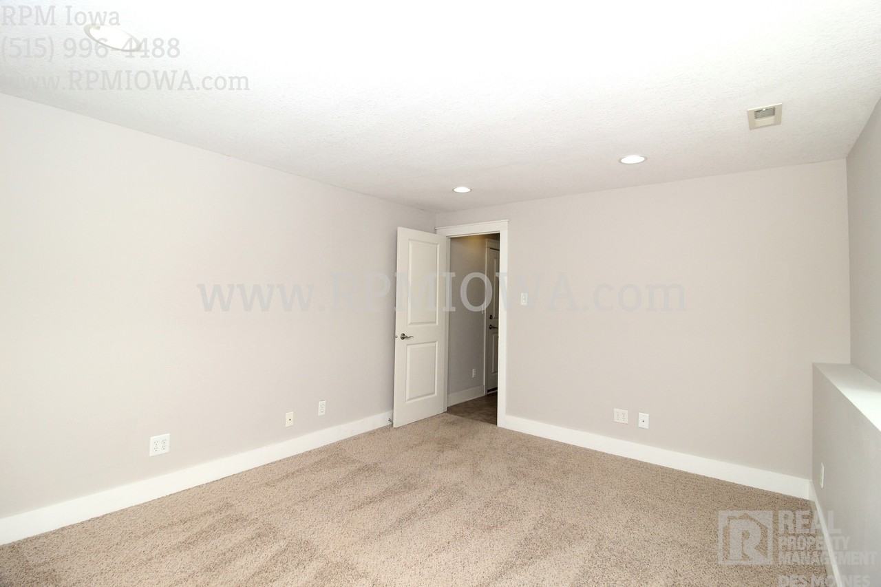 3600 Se Glenstone Dr #803 - Photo 4 of 23