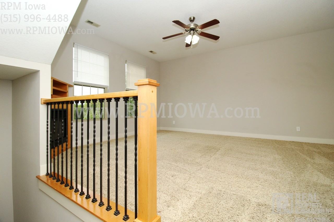 3600 Se Glenstone Dr #803 - Photo 5 of 23