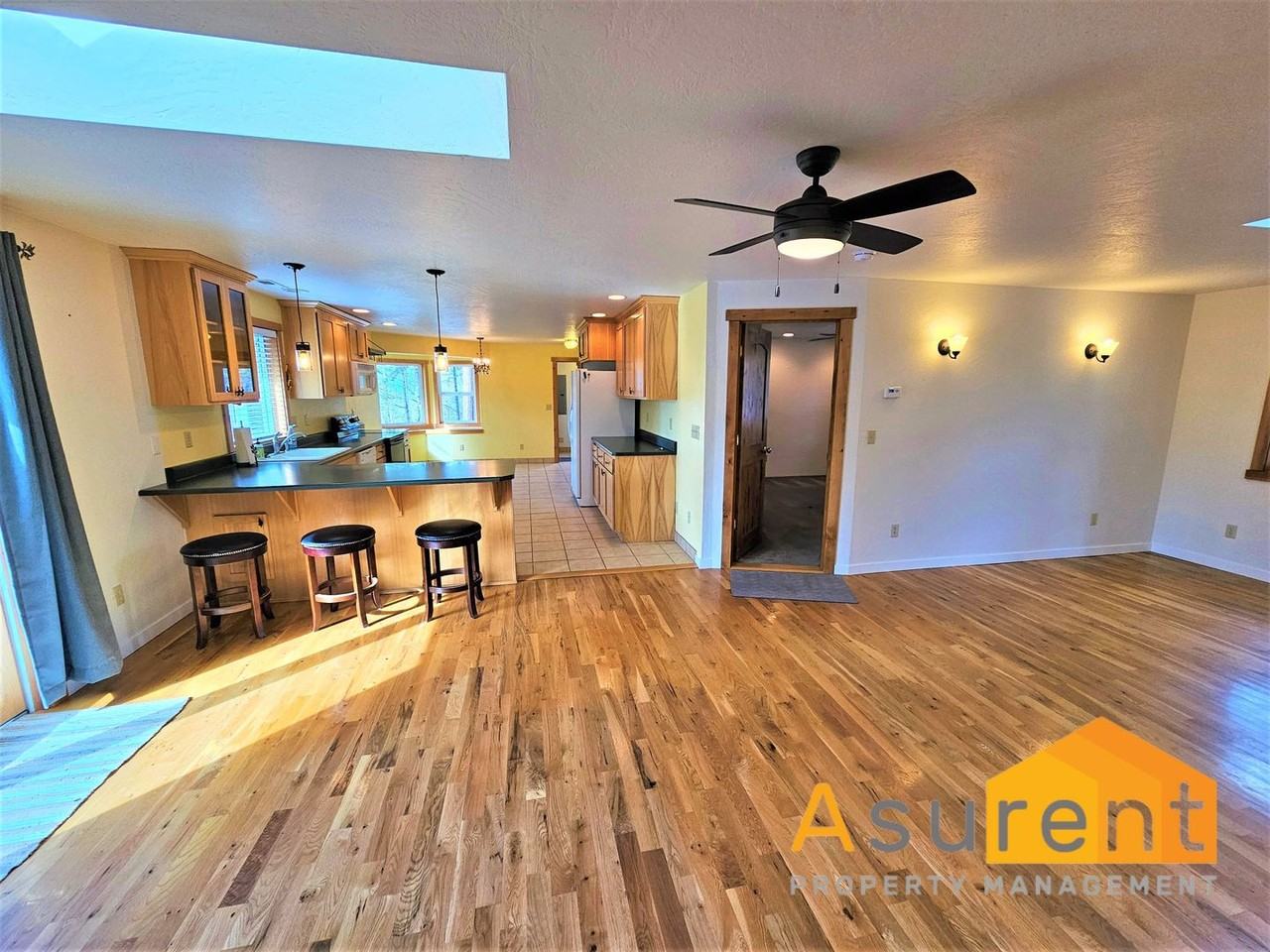 2602 Zemke Rd - Photo 7 of 20