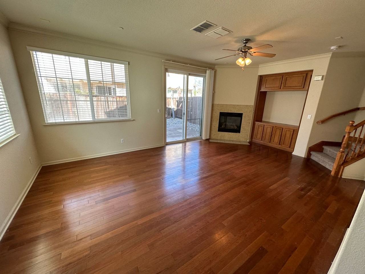 1020 Sierra View Cir #2 - Photo 2 of 17