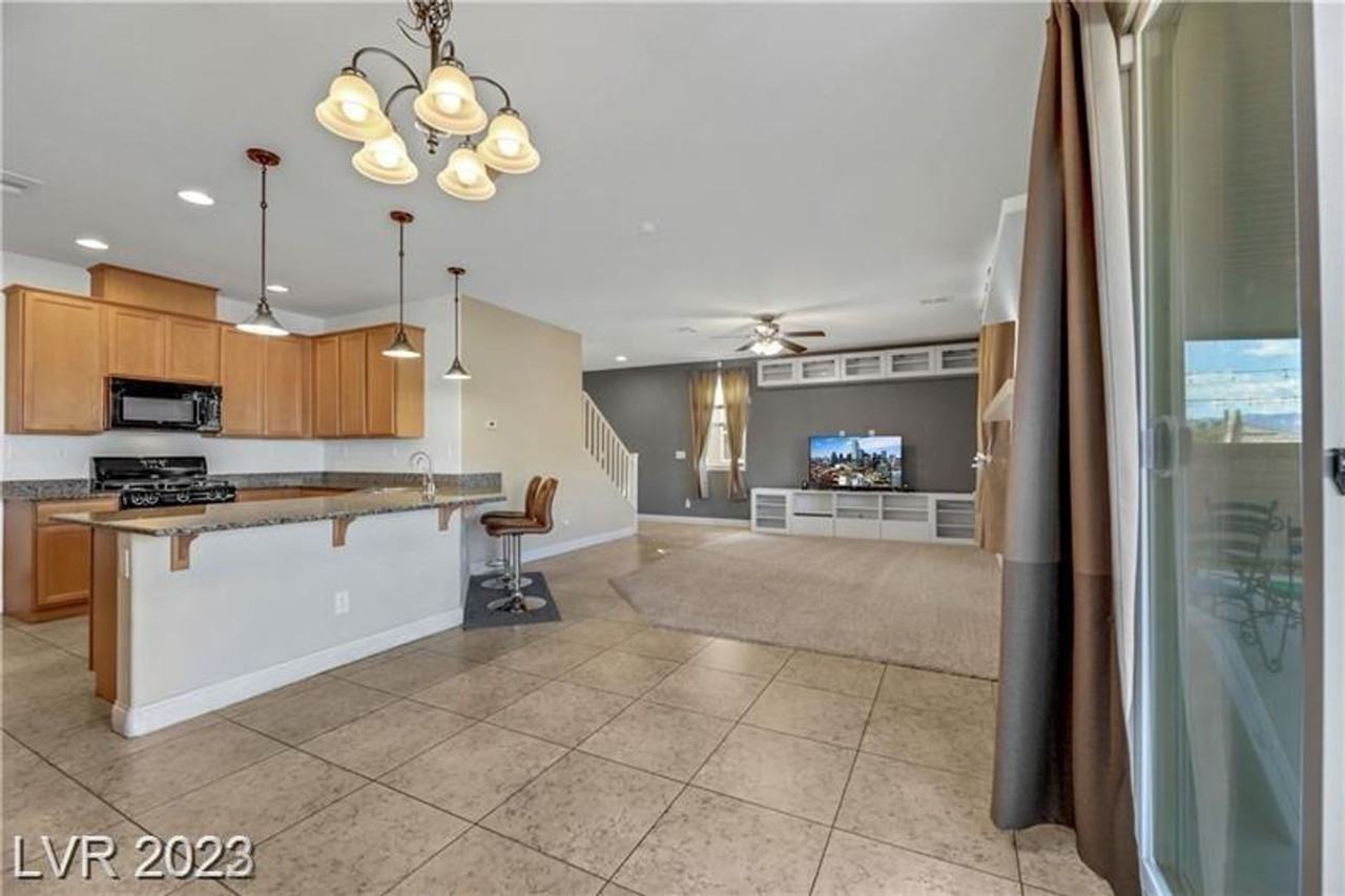 10347 Sipple St - Photo 3 of 5